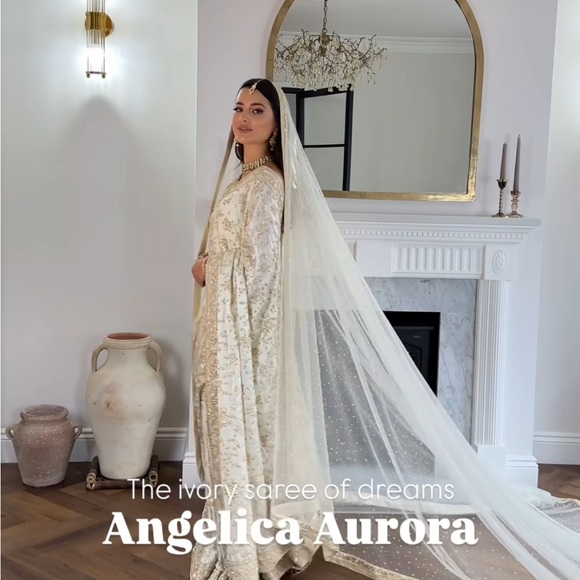 Art of Liza Ivory Bridal Sari with Veil & Readymade blouse - Picture 4 of 12